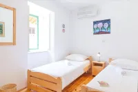 Villa Bonaca Cozy Family & Friends Retreat with Heated Pool Hotels in Brac Island