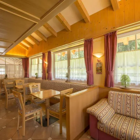 Hotel Villa Rosella Park & Wellness