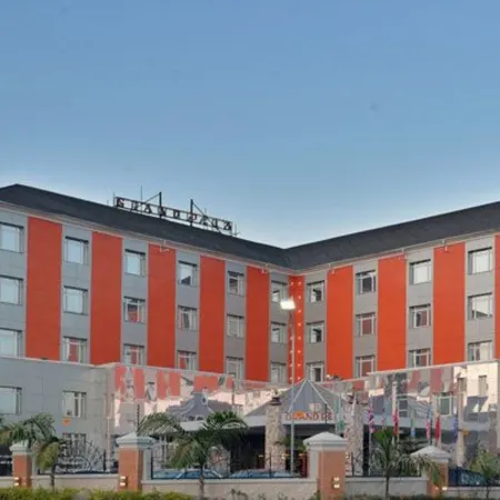Grand Pela Hotel & Suites