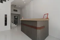 RedDoorz Plus near RS Royal Prima Medan Hotels in Medan Petisah