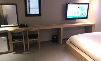 Happy Day Hotel