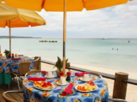 Country Country โรงแรมในเนกริล