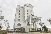 Horison Ciledug Hotels near Dr.Bags &5th Ave( Bag &shoe spa)