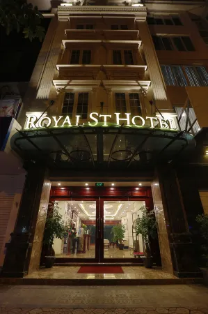 Royal St Hanoi Hotel Отели рядом с достопримечательностью «Thu Le Park»