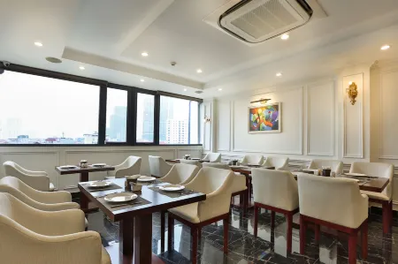 Royal St Hanoi Hotel Отели рядом с достопримечательностью «Thu Le Park»