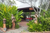 Country Inn 304 Các khách sạn ở Si Maha Phot