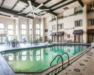 Comfort Suites Milwaukee Airport - Pools