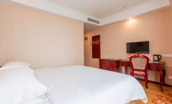 Vienna Hotel (Suzhou Changjiang Yihao University of Science and Technology) - Housity