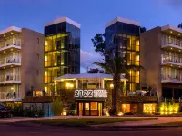 2122 Hotel Art Design Hotels near متحف راللي
