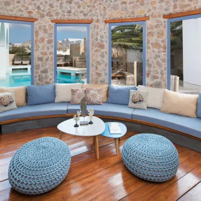 Meltemi Suites Hotels near Paralia Perissa