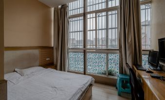 Kaixian Jiangyun Business Hotel