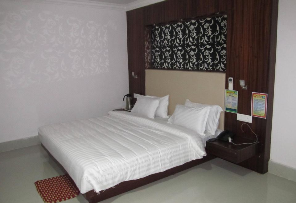 Hotel Durga - Housity