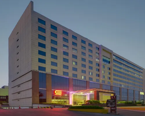 E Hotel Hotels near Australian Consulate