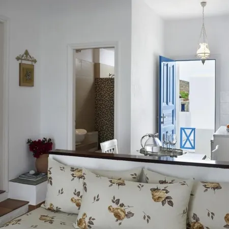 Folegandros Apartments