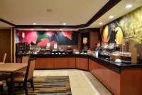 Fairfield Inn & Suites Hartford Airport - breakfast