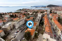 Luxury Rooms Floramye