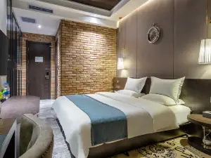 Qiqihar Yifeng Business Hotel (Jianhua Hospital)