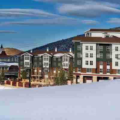 Marriott's MountainSide Hotel Exterior