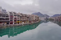 Xiaoshuchuan Riverside View Guesthouse (Zhenyuan Ancient Town) - Inns