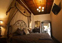 Hotel la Catedral Hotel dekat Antigua Guatemala Central Park