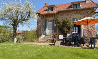 Unique Holiday Home in Saint Honor les Bains with Garden
