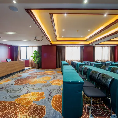 Shiji Xincheng DaHua Hotel