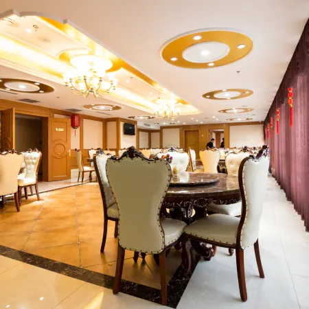 Vienna Hotel (Cangzhou XinhuaquYanBaiMall  Qian Tong Park Branch)