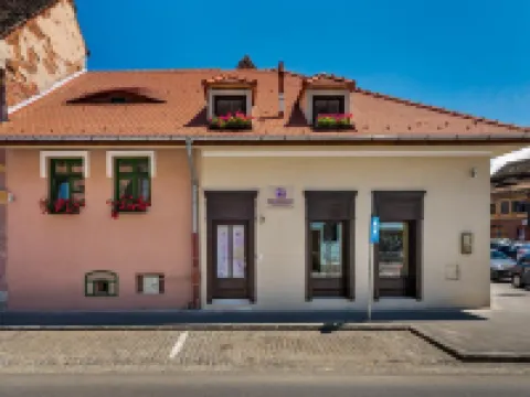 블루멘하우스 히비우 성 삼위일체 성당 주변 호텔