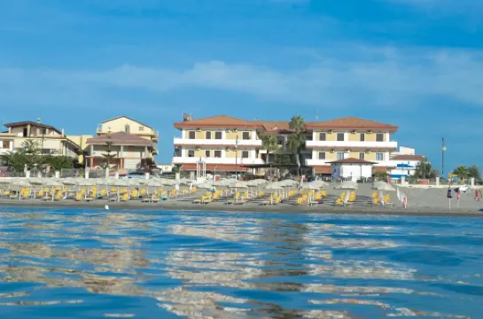 호텔 미라마레 시로 마리나