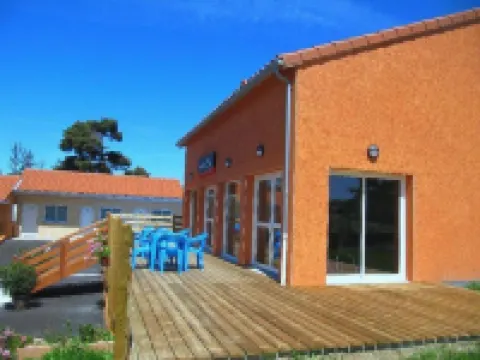 Hôtel Cantal Cottages โรงแรมในคานทัล