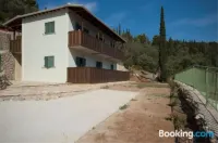 Lefkas Petra