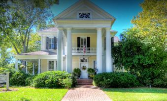 Antebellum Inn - Housity