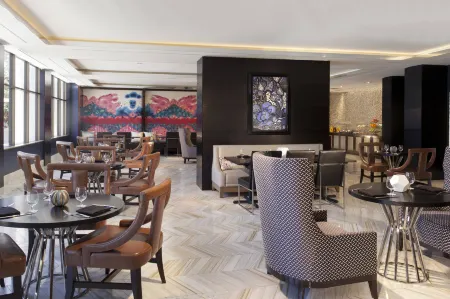 Beverly Hills Marriott Отели рядом с достопримечательностью «Парк Холмби»