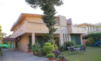 Shawnze House