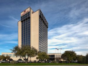 Crowne Plaza Dallas Market Center, an IHG Hotel