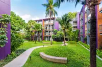 Holiday Inn Express Phuket Patong Beach Central Hotels in der Nähe von Bluesiam Villa