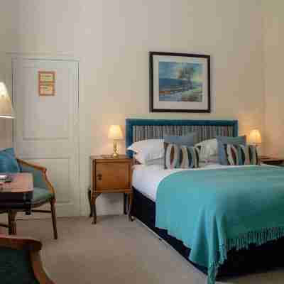 Rollestone Manor B&B and Restaurant Rooms