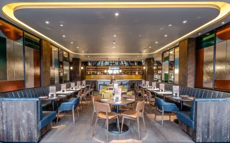 Crowne Plaza London Kings Cross Отели рядом с достопримечательностью «Коппер-Бокс»