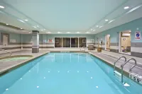 Holiday Inn Express & Suites Kingston Central