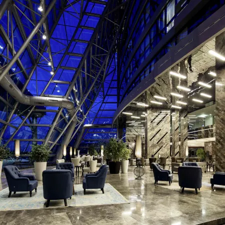 Pullman Istanbul Hotel & Convention Center Отели рядом с достопримечательностью «Бахчелиэвлер»
