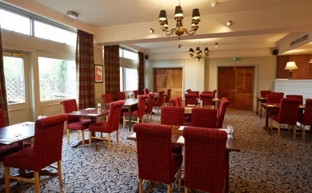 Bell by Greene King Inns Отели в г. Роудхэм энд Ларлинг