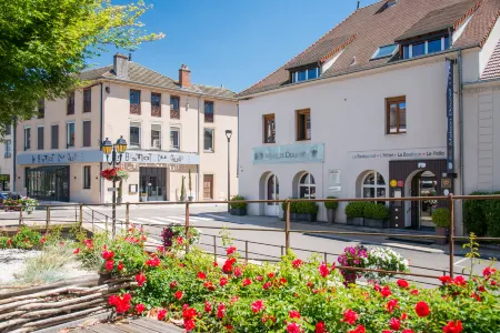 Maison Doucet - Relais & Châteaux Отели в г. Сен-Жульен-де-Сиври