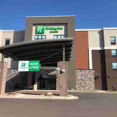Holiday Inn & Suites Sioux Falls - Airport Hotel Exterior