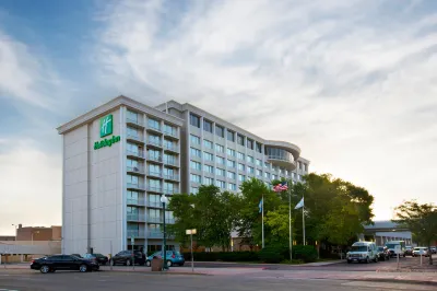Holiday Inn Sioux Falls-City Centre Các khách sạn gần University of Sioux Falls