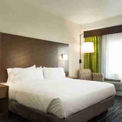 Holiday Inn Express & Suites Rock Falls Rooms