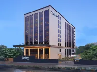 Radisson Mumbai Andheri Midc Hotels near Gilbert Hill