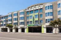 Holiday Inn Express & Suites San Francisco Fishermans Wharf Hotels in San Francisco