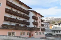 Hotel San Carlo Hotels in Valdidentro