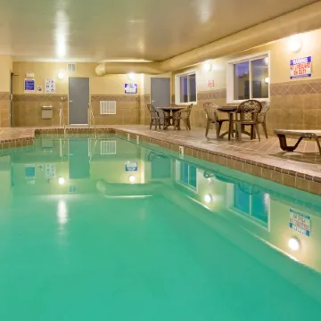 Holiday Inn Express DEVILS LAKE by IHG