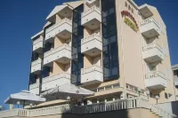Apartments and Rooms Astoria Hotels in Marina